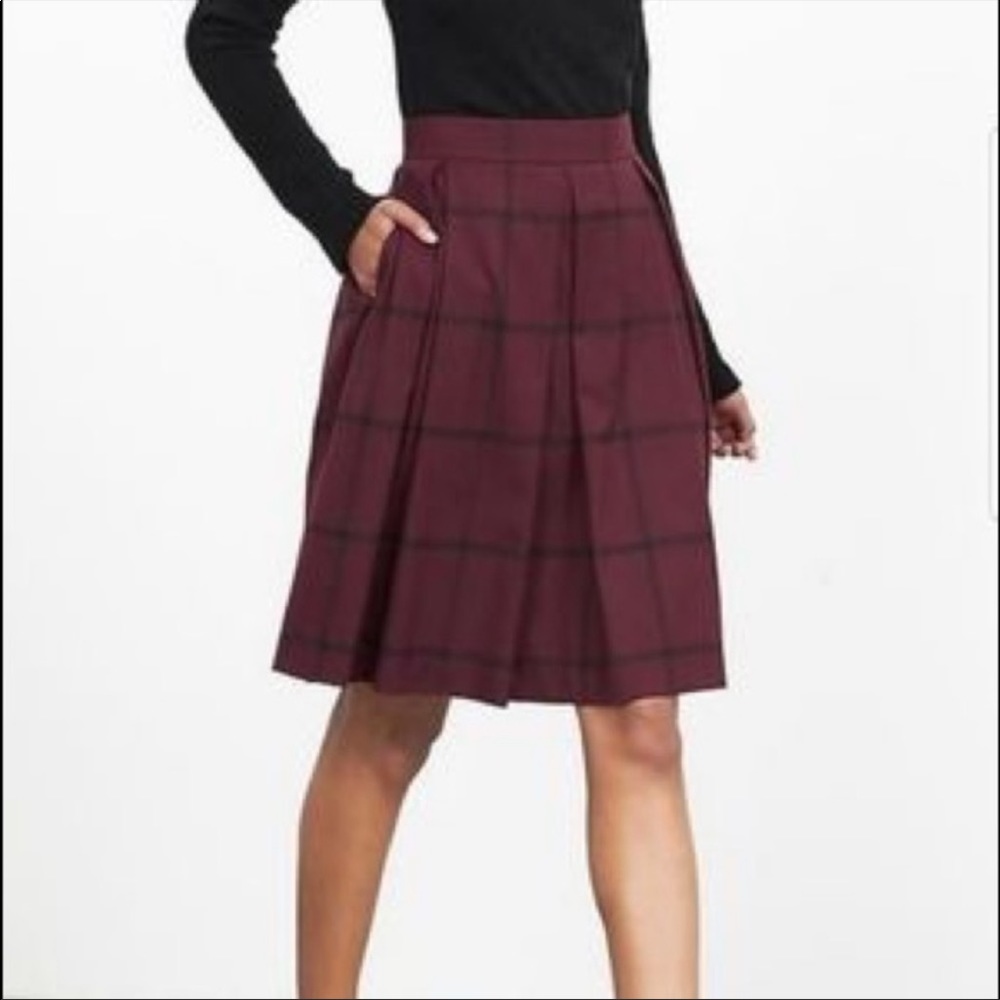 Banana Republic midi full pleated skirt, maroon